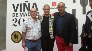 Alberto Ayuso, Cristina Cifuentes y Jesús Yuste, concejal de Medio Ambiente de Cadalso de los Vidrios. 