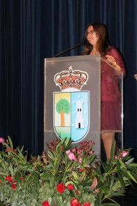 La alcaldesa durante la inauguración del certamen.